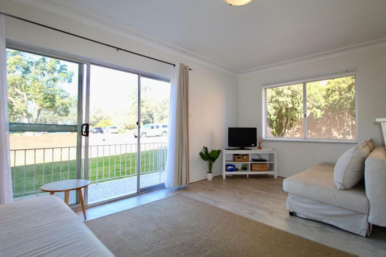 Ocean Views Apartment Хъскисън Екстериор снимка